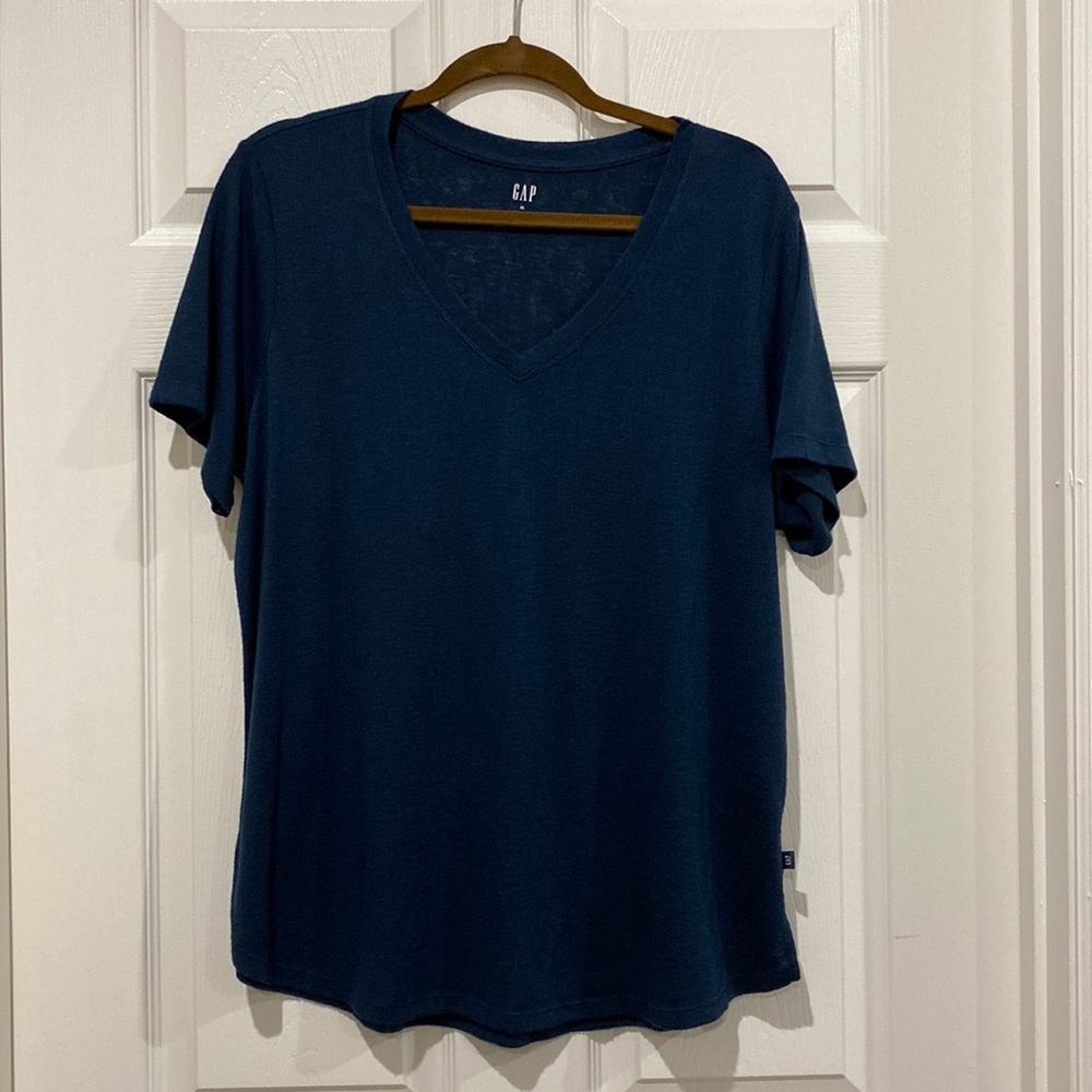 Gap navy/ a little bit teal ladies t shirt size xl.